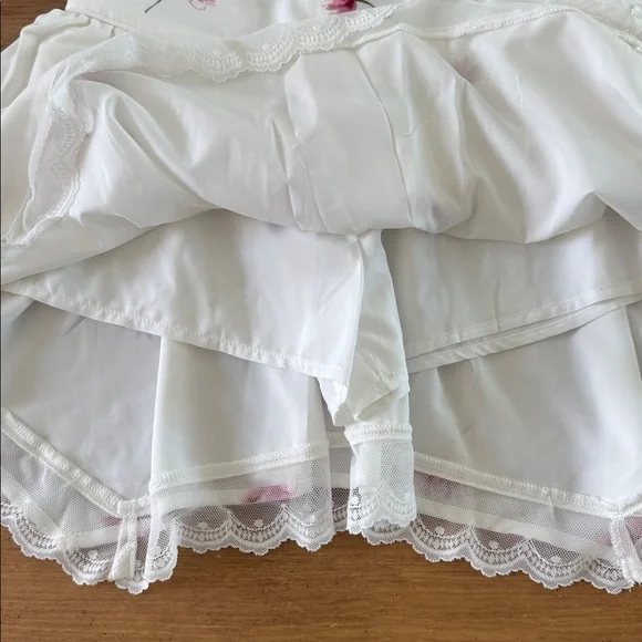 Abercrombie Kids White Skirt with Pink Floral Design - Picture 4 of 4